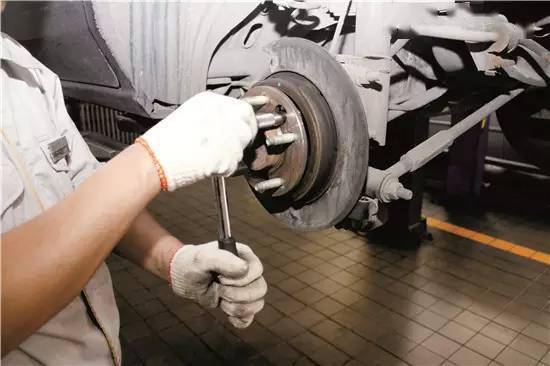 Replace Wheel hub bearing