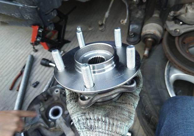 Wheel hub bearing